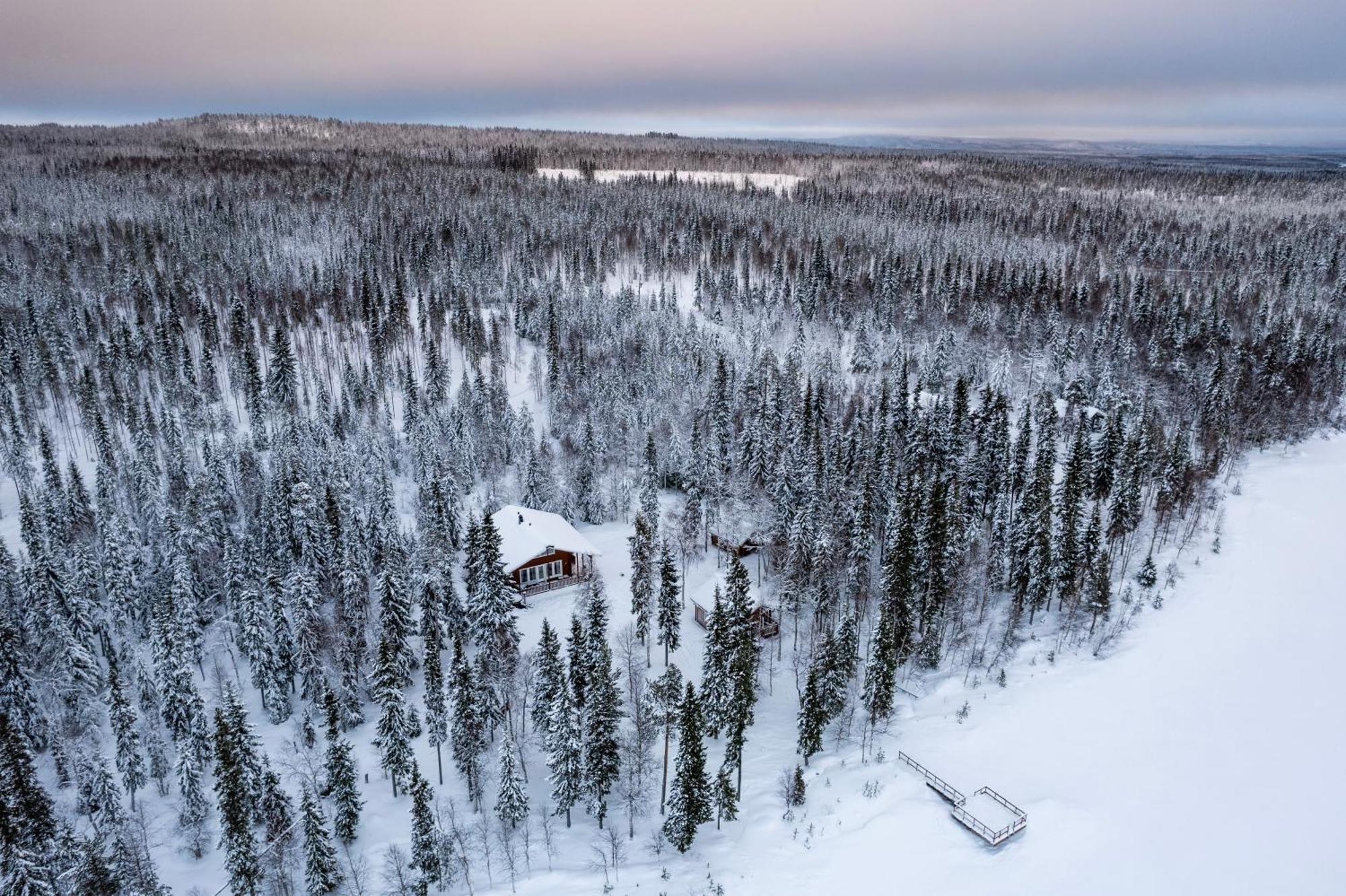 Hotel Napapiirin Jaervilomat Luukonniemi Exterior foto