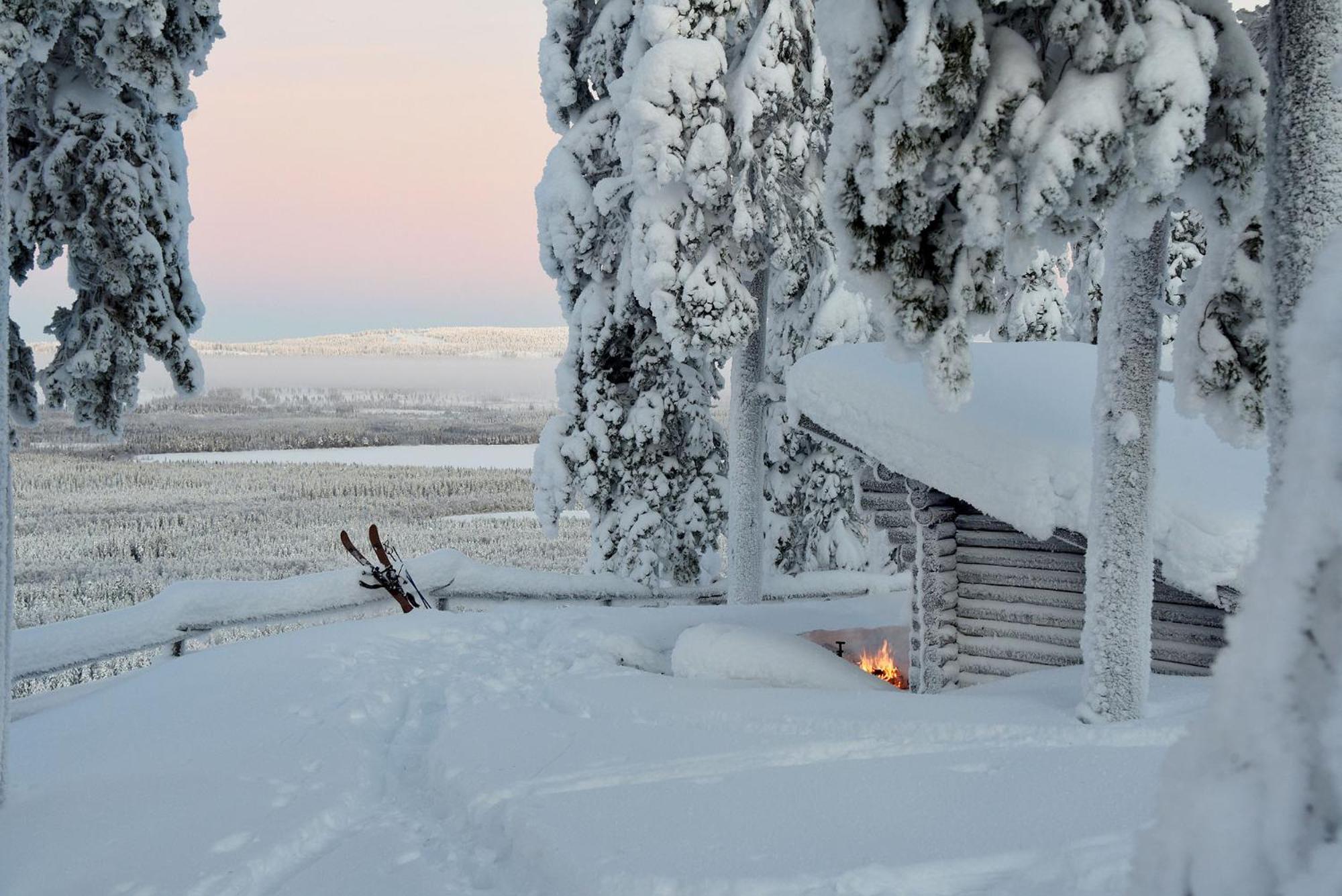 Hotel Napapiirin Jaervilomat Luukonniemi Exterior foto